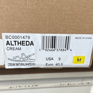 BOC Born Concept Altheda Cream Strappy Sandals Women’s Size 9 Comfort